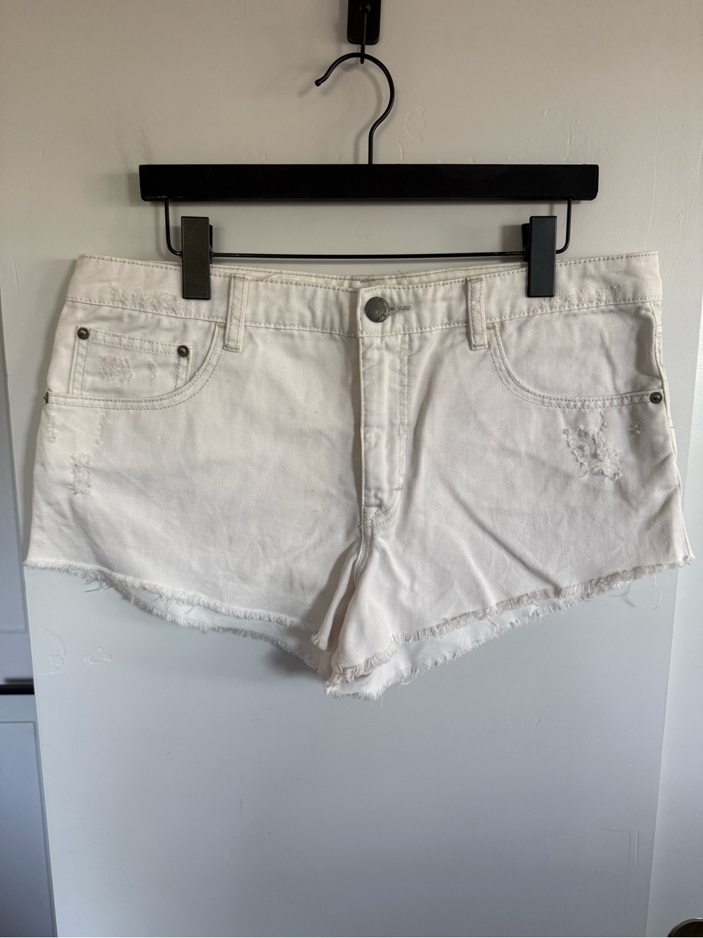 Free People Distressed Cutoff Denim Shorts Size 30